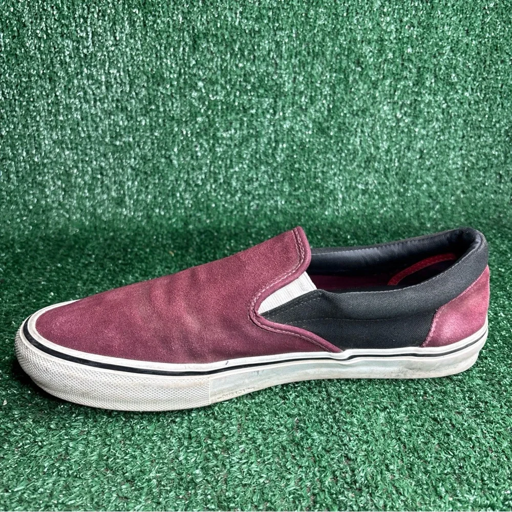 Vans Classic Slip-On Shoes Mens‎ Size 12 Maroon Suede Skate Sneakers Low Top